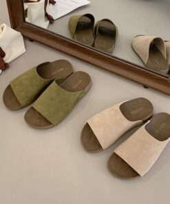ASJM International - A New Style Of Open Toed Sandals With Flat Shoes For Wearing On Top, Paired With A Pair Of Flat Shoes