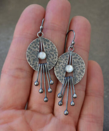New Retro Lotus Leaf Beating Pattern Opal Earrings
