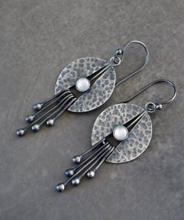 New Retro Lotus Leaf Beating Pattern Opal Earrings